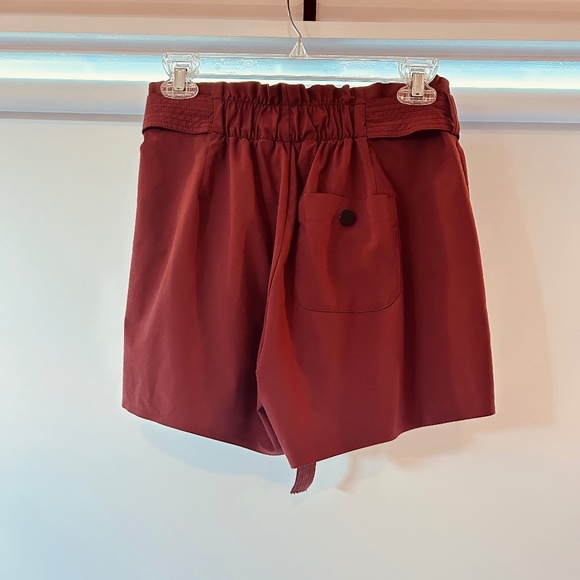 Athleta Skyline Short II - Picture 6 of 6